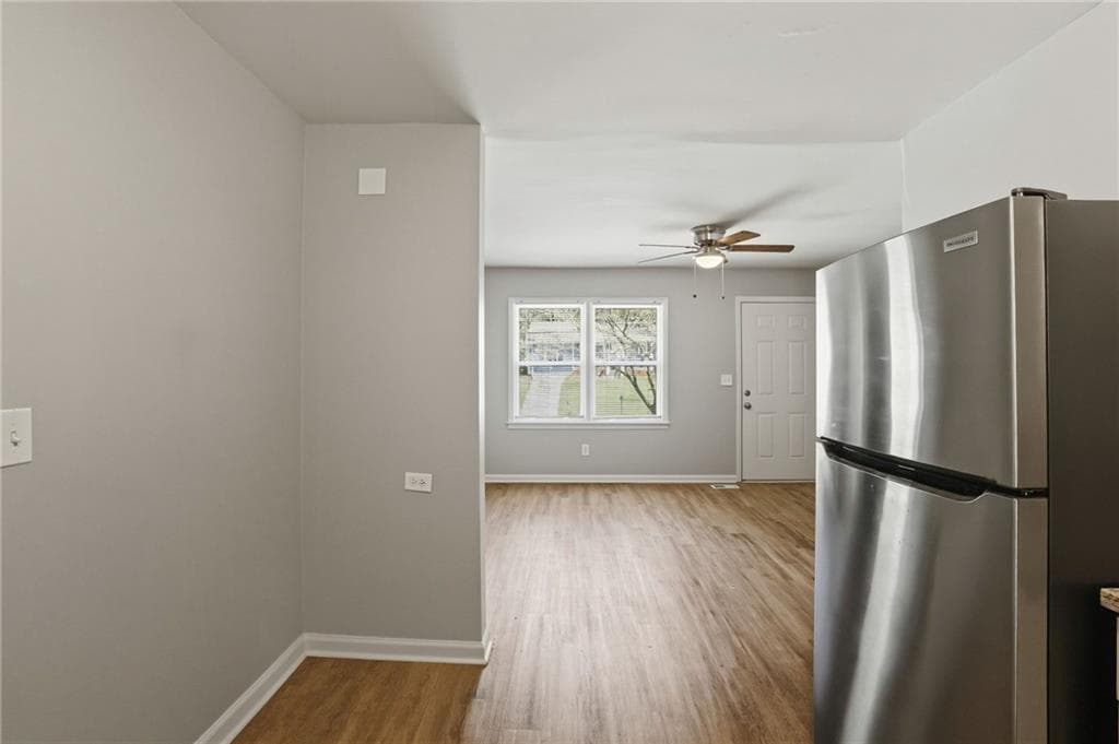 3 bedroom, 2 bathroom, 1,104 sq ft single family residence under contract at 1650 Bridgeport Drive, Atlanta, GA 30318 — photo 9