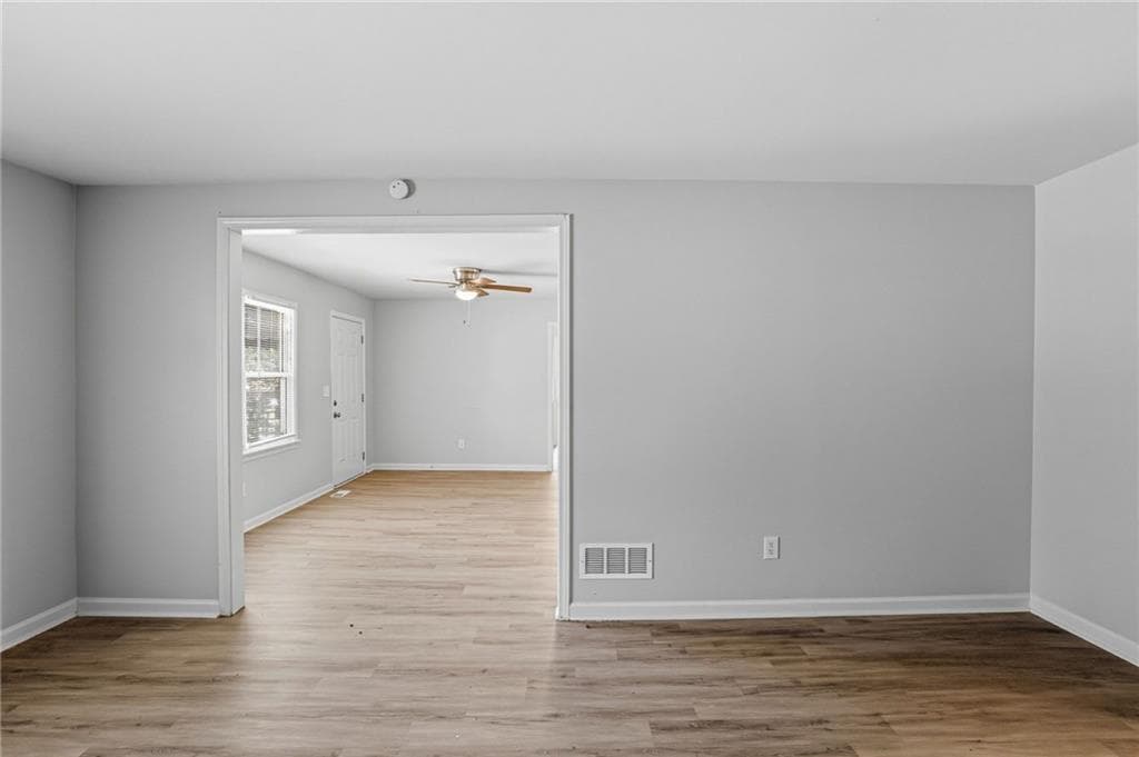 3 bedroom, 2 bathroom, 1,104 sq ft single family residence under contract at 1650 Bridgeport Drive, Atlanta, GA 30318 — photo 10