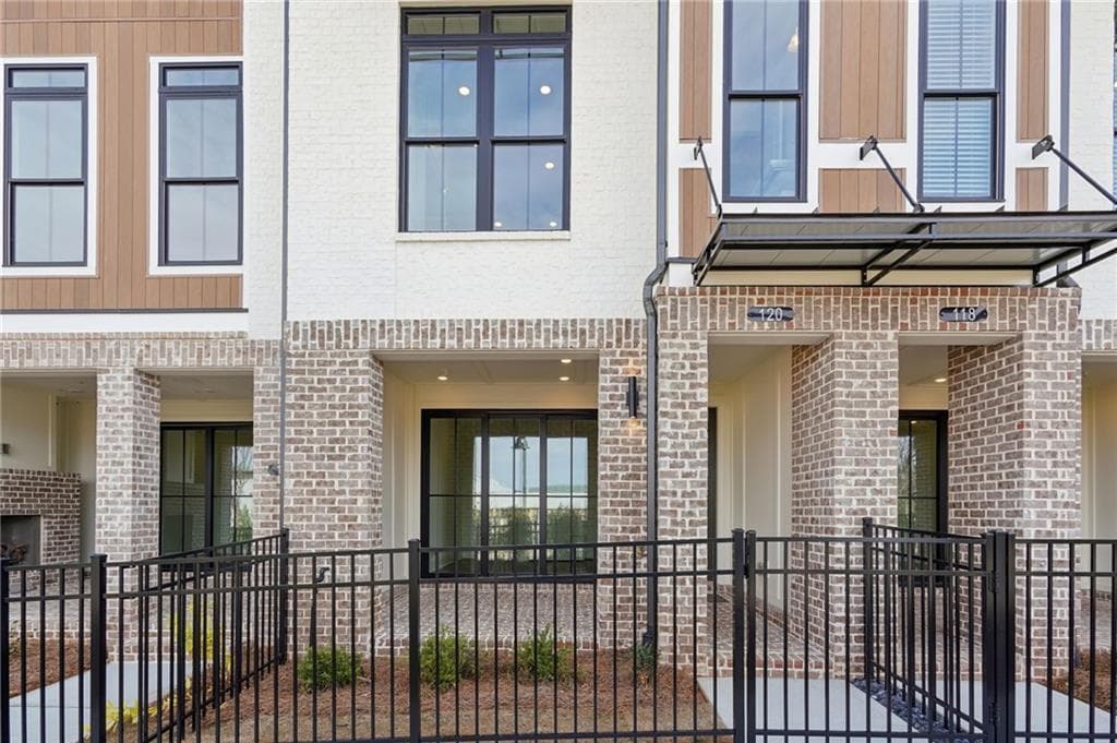 2 bedroom, 3 bathroom, 1,694 sq ft townhouse for sale at 120 IveyBrooke Lane 65, Alpharetta, GA 30009 — photo 2