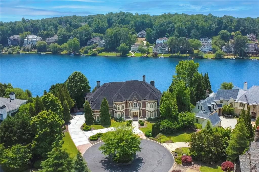 7 bedroom, 11 bathroom, 15,874 sq ft single family residence for sale at 1210 Troon Court, Alpharetta, GA 30005 — photo 3