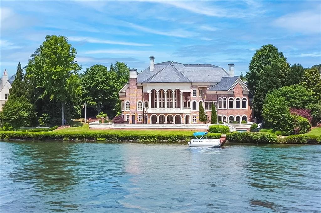 7 bedroom, 11 bathroom, 15,874 sq ft single family residence for sale at 1210 Troon Court, Alpharetta, GA 30005 — photo 6