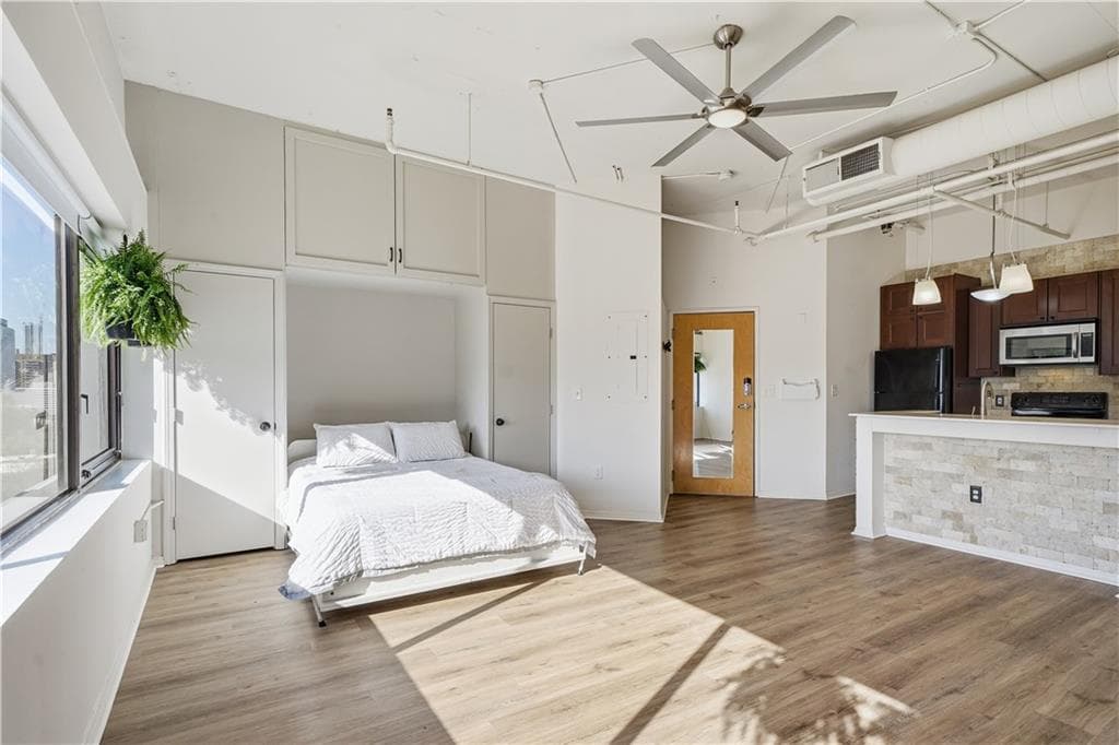 1 bedroom, 1 bathroom, 520 sq ft condominium for sale at 120 Ralph Mcgill Boulevard 903, Atlanta, GA 30308 — photo 4