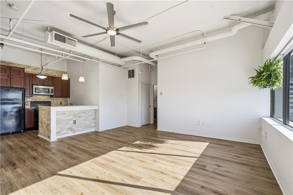 1 bedroom, 1 bathroom, 520 sq ft condominium for sale at 120 Ralph Mcgill Boulevard 903, Atlanta, GA 30308 — photo 9