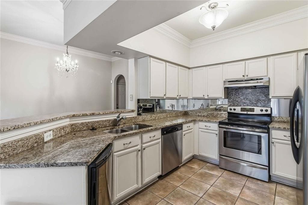 3 bedroom, 2 bathroom, 1,402 sq ft condominium for sale at 3777 Peachtree Road 533, Brookhaven, GA 30319 — photo 4