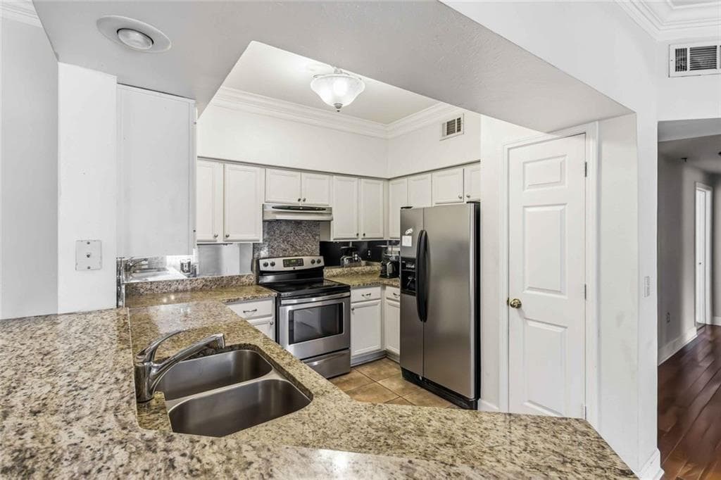 3 bedroom, 2 bathroom, 1,402 sq ft condominium for sale at 3777 Peachtree Road 533, Brookhaven, GA 30319 — photo 6