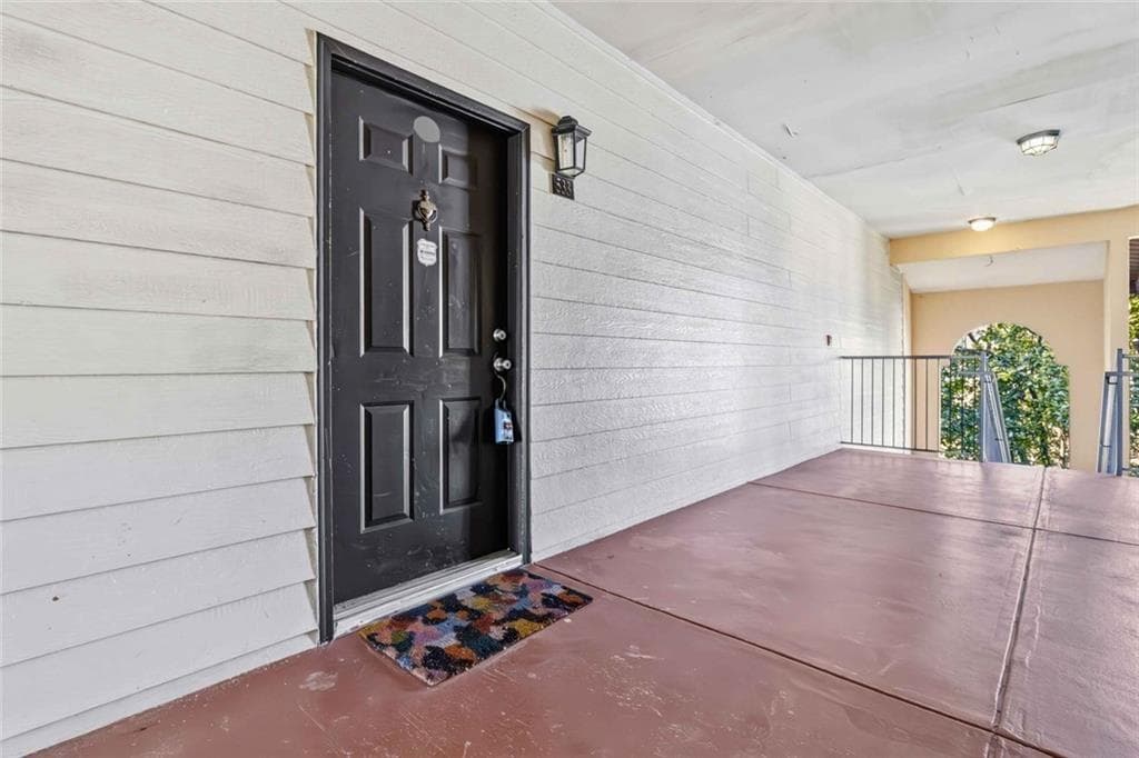3 bedroom, 2 bathroom, 1,402 sq ft condominium for sale at 3777 Peachtree Road 533, Brookhaven, GA 30319 — photo 2