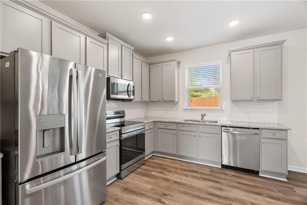 4 bedroom, 3 bathroom, 2,212 sq ft single family residence under contract at 113 Mcginnis Circle, Calhoun, GA 30701 — photo 7