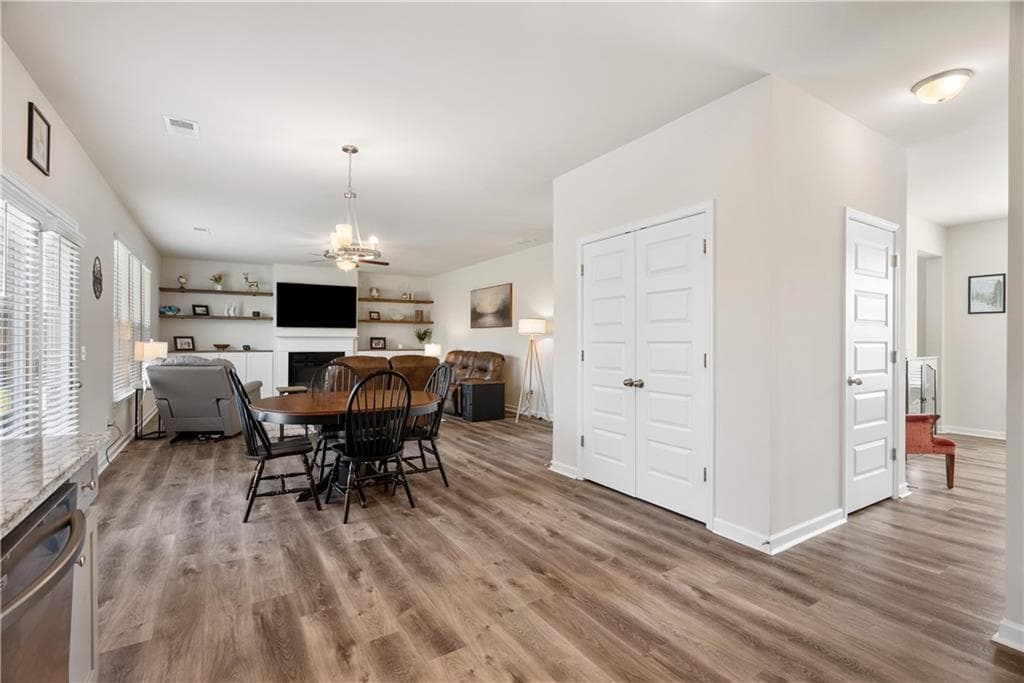 4 bedroom, 3 bathroom, 2,212 sq ft single family residence under contract at 113 Mcginnis Circle, Calhoun, GA 30701 — photo 10