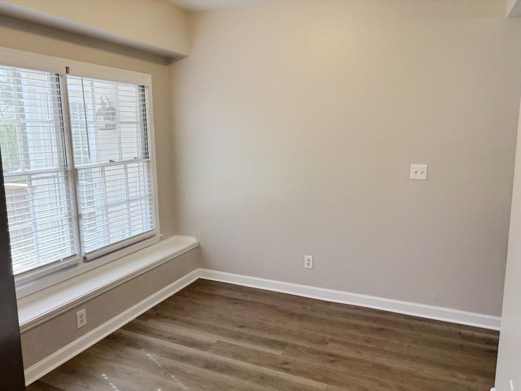 4 bedroom, 3 bathroom, 2,713 sq ft single family residence under contract at 4390 Pinewalk Drive, Alpharetta, GA 30022 — photo 8