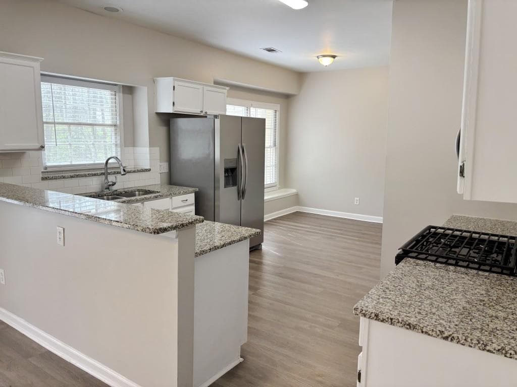 4 bedroom, 3 bathroom, 2,713 sq ft single family residence under contract at 4390 Pinewalk Drive, Alpharetta, GA 30022 — photo 9