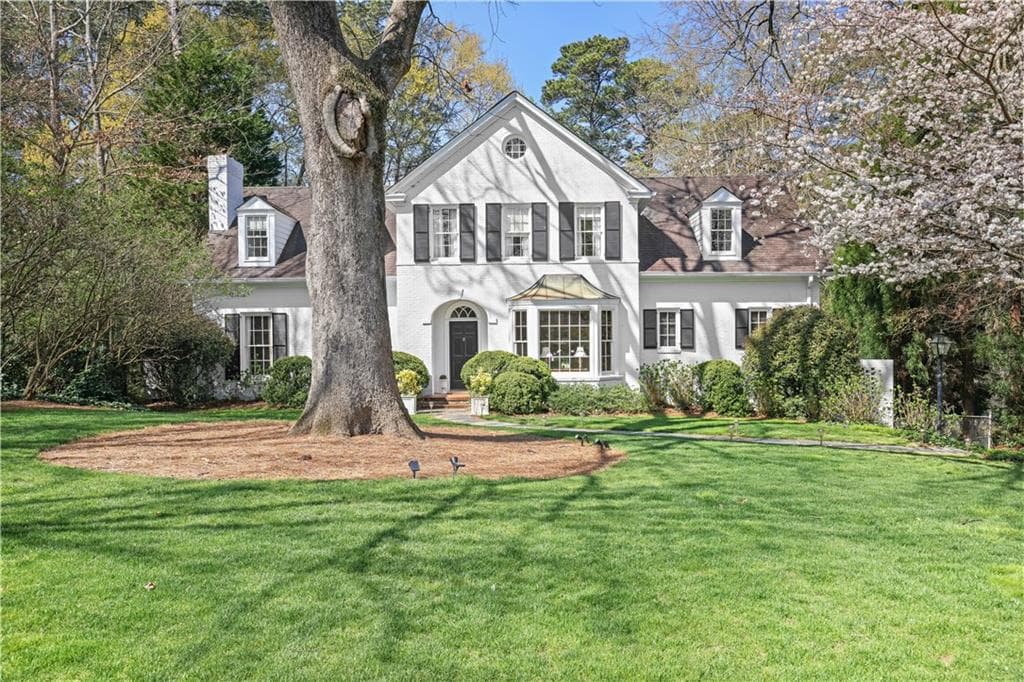 4 bedroom, 5 bathroom, 4,400 sq ft single family residence sold at 2860 Normandy Drive, Atlanta, GA 30305