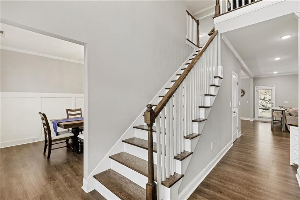 6 bedroom, 4 bathroom, 3,451 sq ft single family residence for sale at 540 Glen Abbey Circle, Mableton, GA 30126 — photo 3