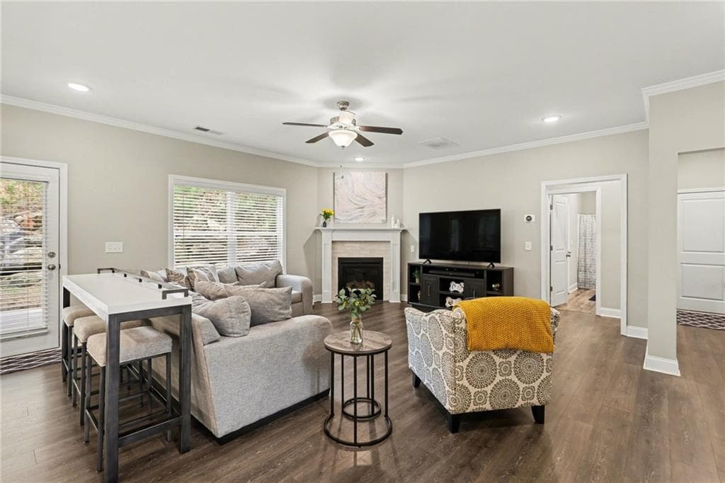 6 bedroom, 4 bathroom, 3,451 sq ft single family residence for sale at 540 Glen Abbey Circle, Mableton, GA 30126 — photo 4