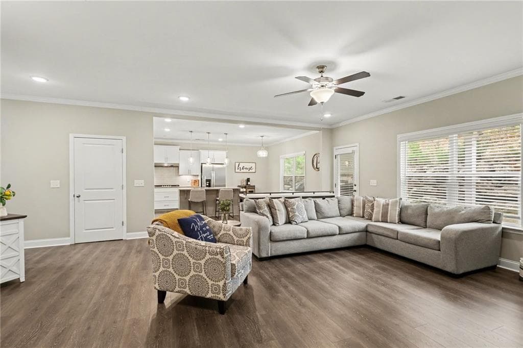 6 bedroom, 4 bathroom, 3,451 sq ft single family residence for sale at 540 Glen Abbey Circle, Mableton, GA 30126 — photo 5