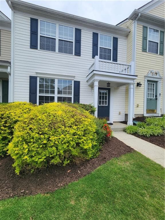 3 bedroom, 3 bathroom, 1,370 sq ft townhouse for sale at 10900 Wittenridge Drive H8, Alpharetta, GA 30022 — photo 3