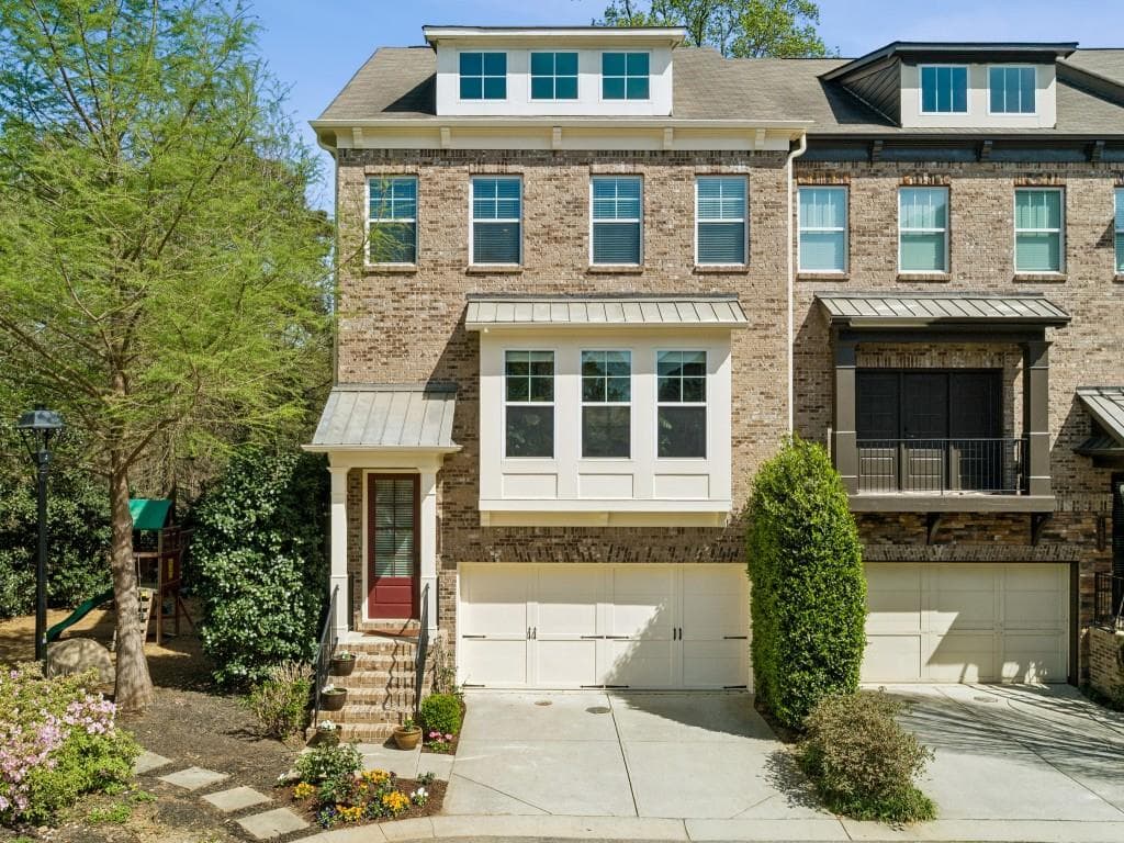 4 bedroom, 4 bathroom, 2,484 sq ft townhouse sold at 1291 Linden Court, Atlanta, GA 30329