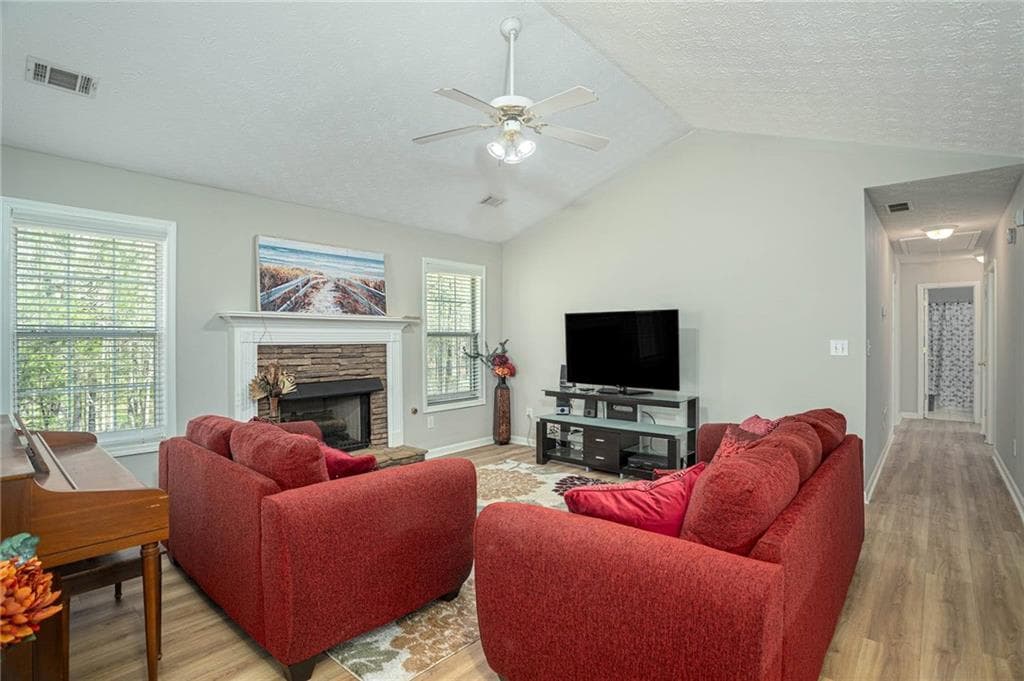 3 bedroom, 2 bathroom, 1,568 sq ft single family residence for sale at 170 Belmont Circle, Covington, GA 30016 — photo 3