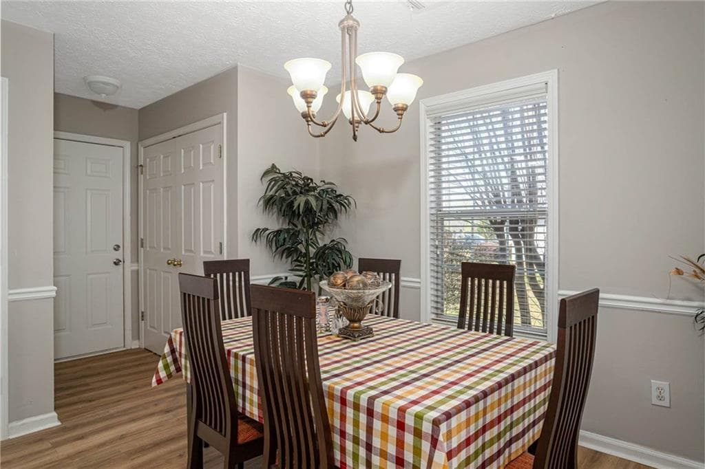 3 bedroom, 2 bathroom, 1,568 sq ft single family residence for sale at 170 Belmont Circle, Covington, GA 30016 — photo 6