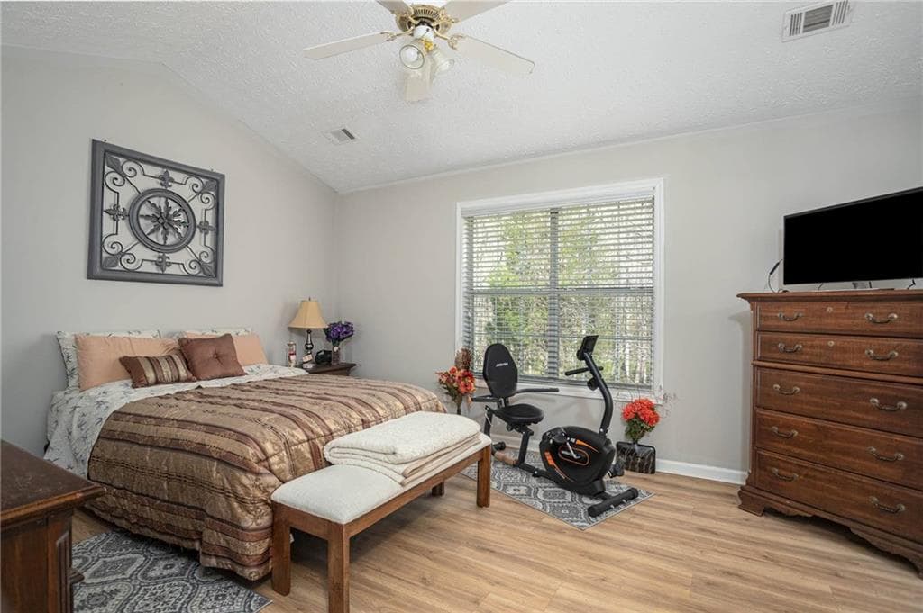 3 bedroom, 2 bathroom, 1,568 sq ft single family residence for sale at 170 Belmont Circle, Covington, GA 30016 — photo 7