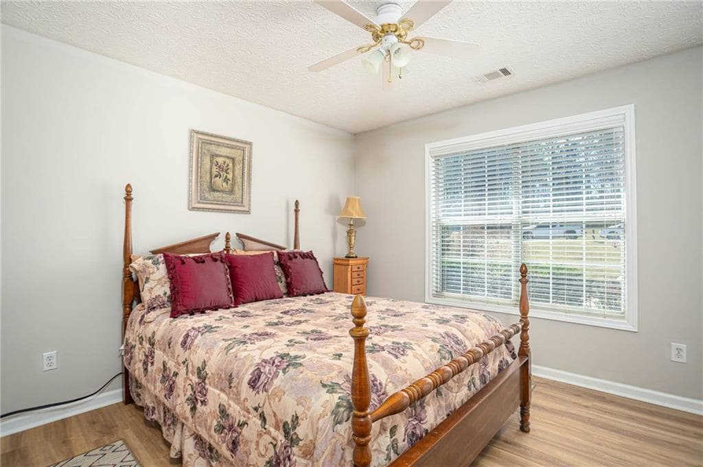 3 bedroom, 2 bathroom, 1,568 sq ft single family residence for sale at 170 Belmont Circle, Covington, GA 30016 — photo 9