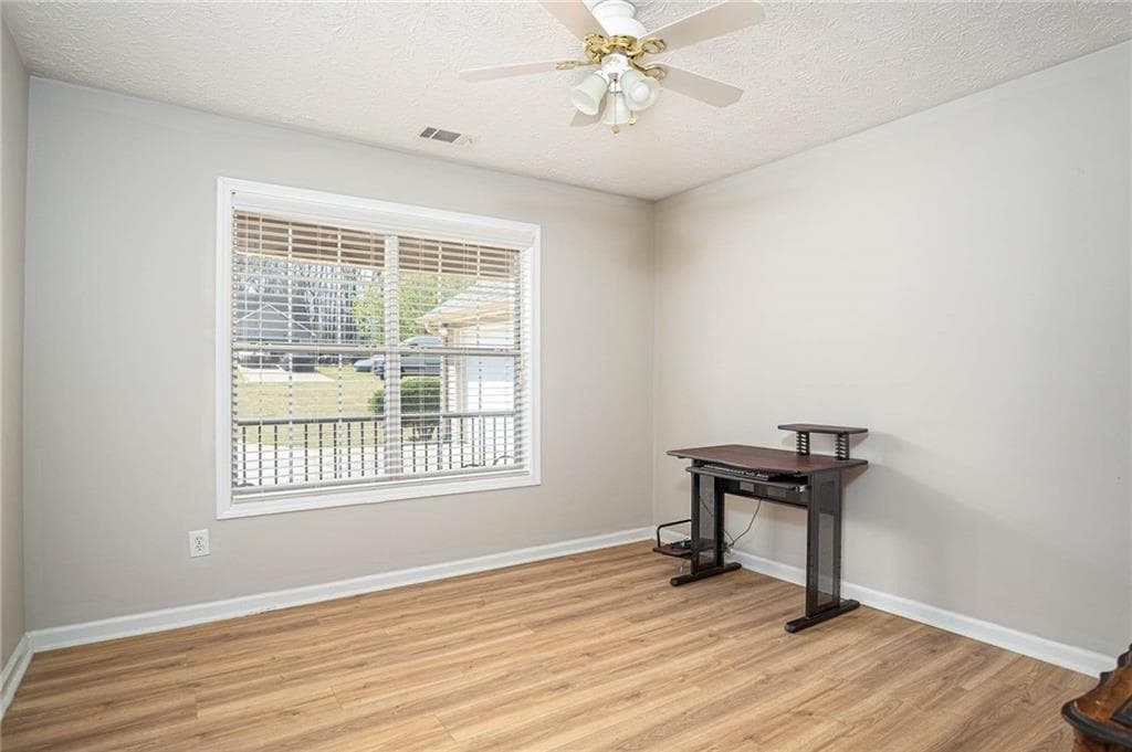 3 bedroom, 2 bathroom, 1,568 sq ft single family residence for sale at 170 Belmont Circle, Covington, GA 30016 — photo 10