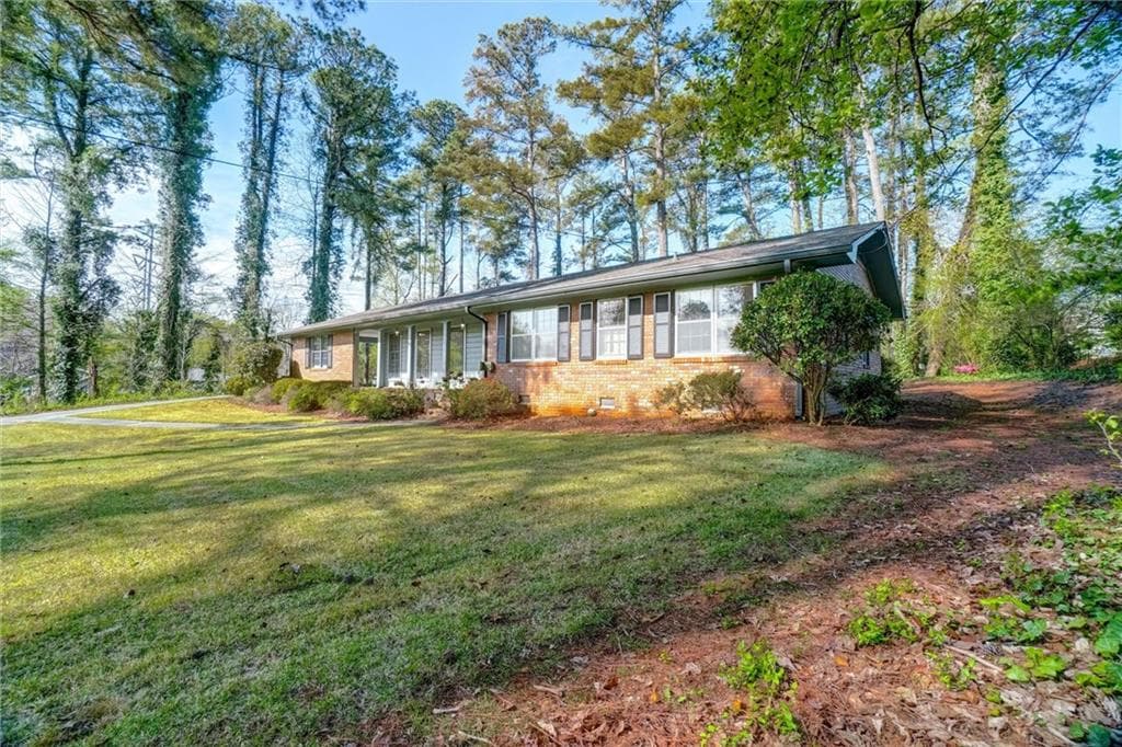 3 bedroom, 2 bathroom, 1,626 sq ft single family residence for sale at 797 Kiowa Drive, Marietta, GA 30060 — photo 2