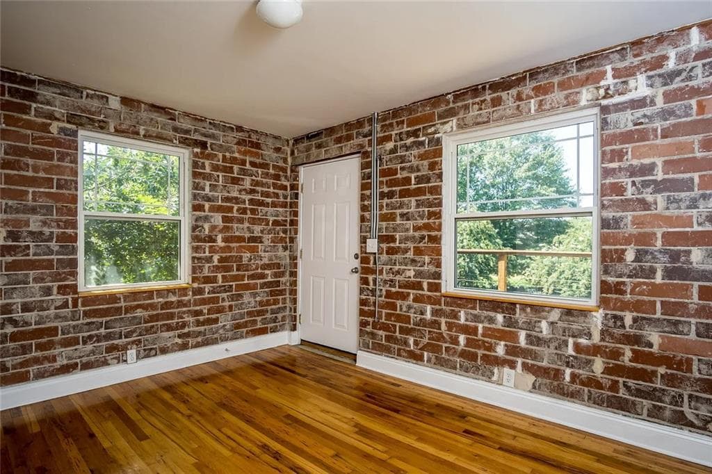1 bedroom, 1 bathroom, 560 sq ft condominium for sale at 24 Daniel Street 14, Atlanta, GA 30312