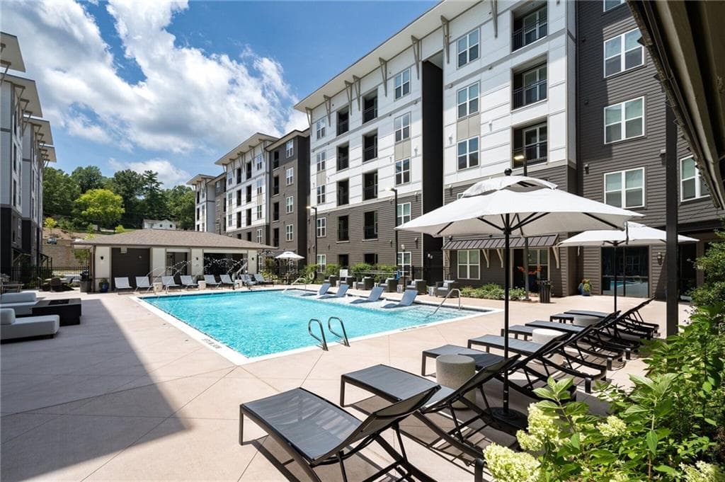 1 bedroom, 1 bathroom, 728 sq ft apartment for rent at 501 W Waugh Street A2, Dalton, GA 30720 for $1,514 a month — photo 2