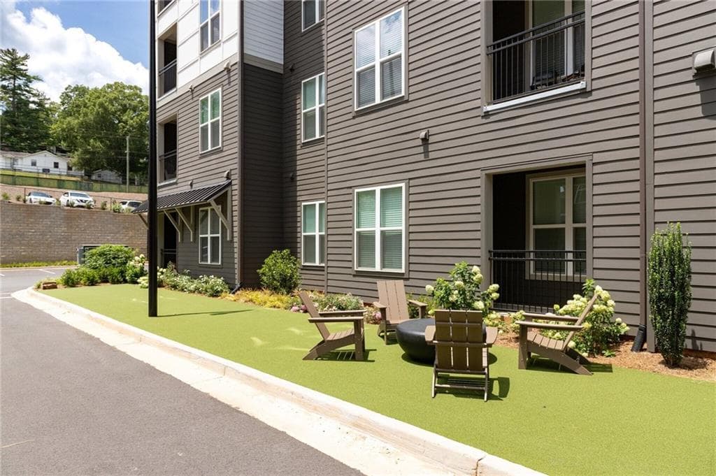 1 bedroom, 1 bathroom, 728 sq ft apartment for rent at 501 W Waugh Street A2, Dalton, GA 30720 for $1,514 a month — photo 4