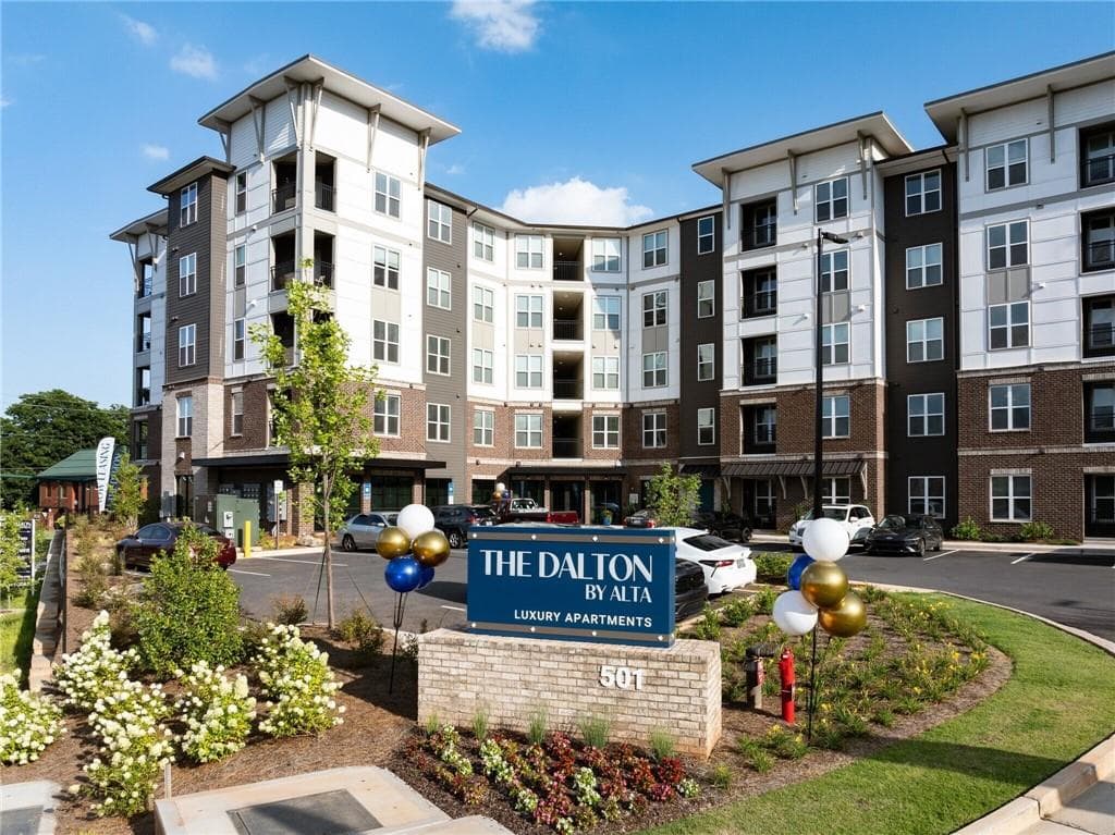2 bedroom, 2 bathroom, 996 sq ft apartment for rent at 501 W Waugh Street B1, Dalton, GA 30720 for $1,702 a month — photo 5