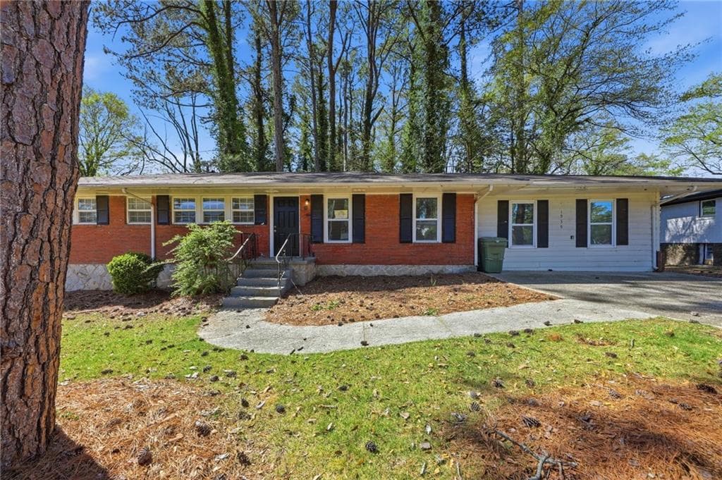 3 bedroom, 2 bathroom, 1,742 sq ft single family residence for sale at 1939 Shepherd Circle, Atlanta, GA 30311 — photo 1 of 34