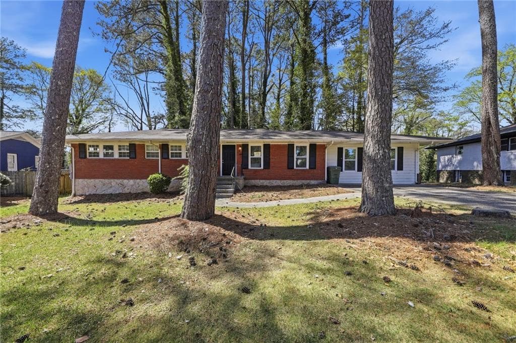3 bedroom, 2 bathroom, 1,742 sq ft single family residence for sale at 1939 Shepherd Circle, Atlanta, GA 30311 — photo 2