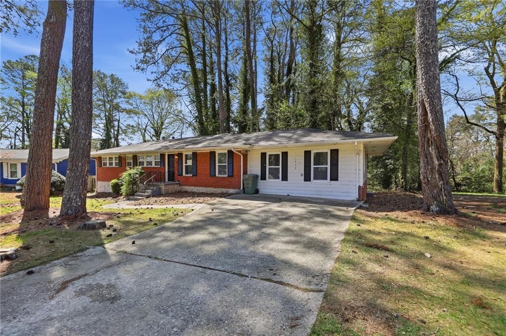 3 bedroom, 2 bathroom, 1,742 sq ft single family residence for sale at 1939 Shepherd Circle, Atlanta, GA 30311 — photo 3