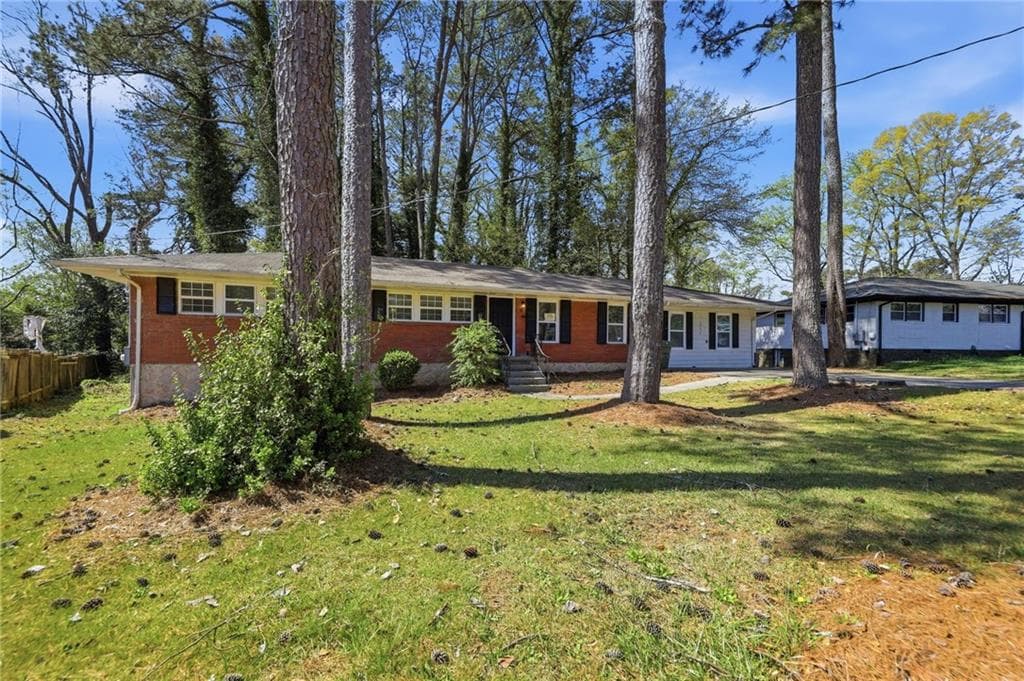 3 bedroom, 2 bathroom, 1,742 sq ft single family residence for sale at 1939 Shepherd Circle, Atlanta, GA 30311 — photo 4