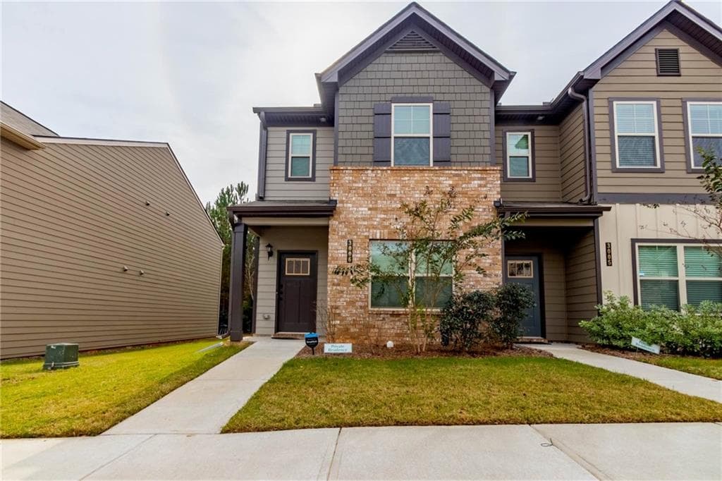 3 bedroom, 3 bathroom, 1,564 sq ft townhouse for rent at 3006 Bayrose Circle 104B, Atlanta, GA 30344 for $2,300 a month — photo 1 of 19