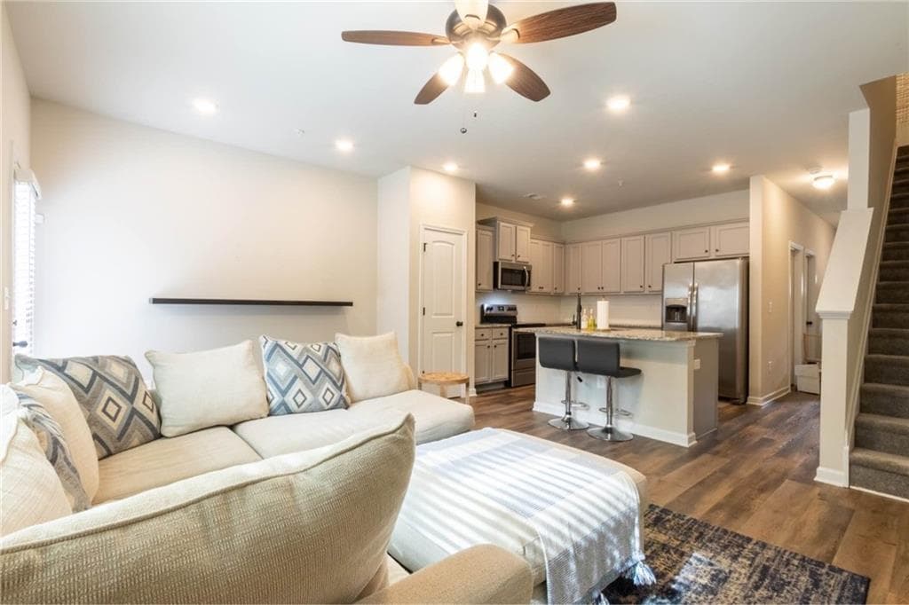 3 bedroom, 3 bathroom, 1,564 sq ft townhouse for rent at 3006 Bayrose Circle 104B, Atlanta, GA 30344 for $2,300 a month — photo 3
