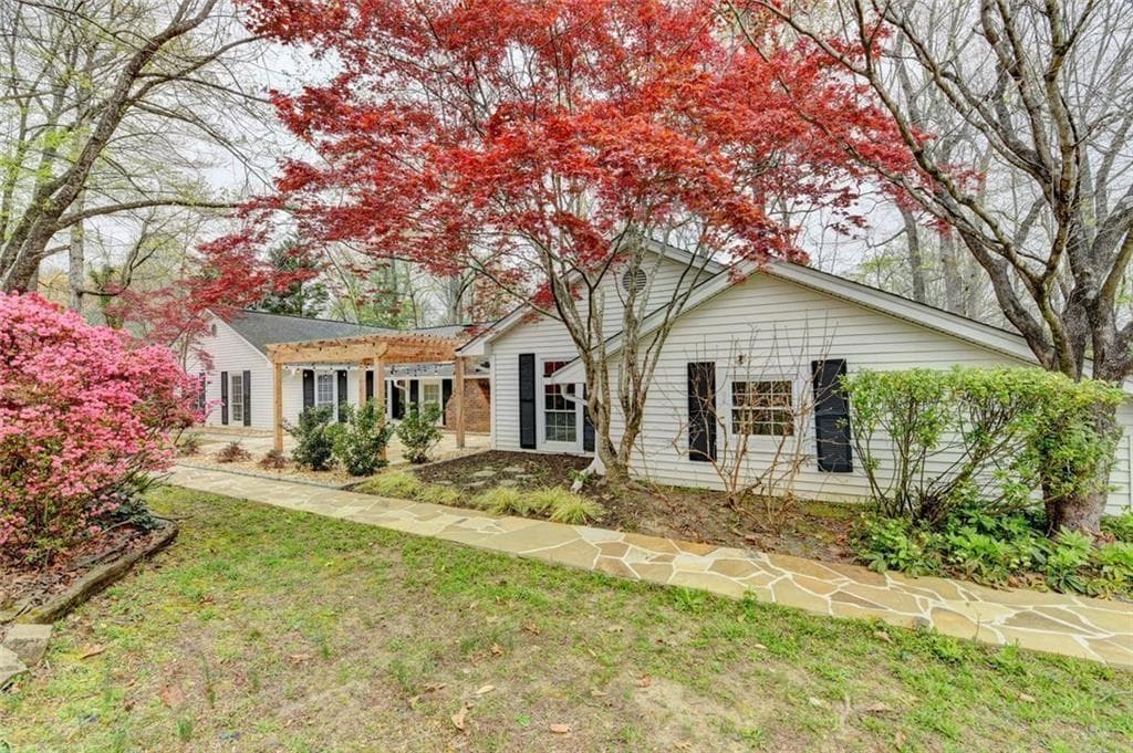 5000 Redcliff Court, Dunwoody, GA 30338 — most recent listing photo
