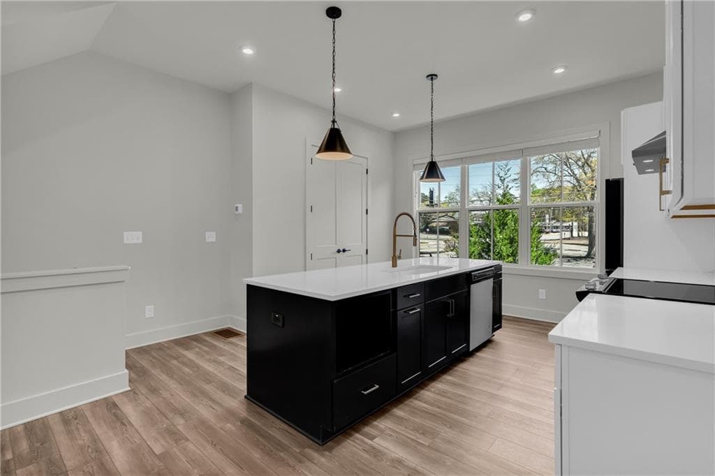 2 bedroom, 2 bathroom, 1,152 sq ft townhouse for sale at 152 Chestnut Circle, Atlanta, GA 30342 — photo 9