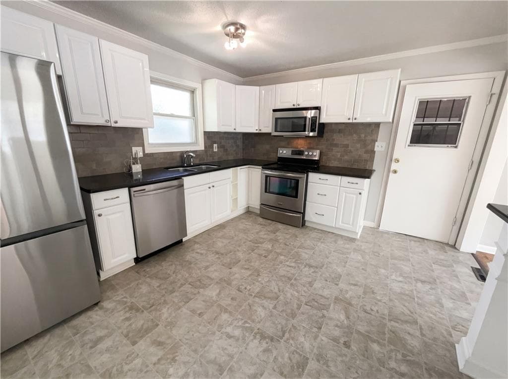 3 bedroom, 2 bathroom, 1,224 sq ft single family residence for sale at 2855 Jerome Road, Atlanta, GA 30349 — photo 2