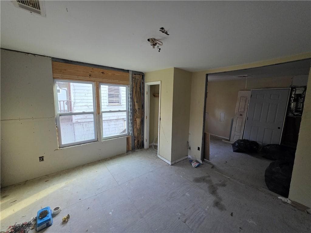 2 bedroom, 1 bathroom, 955 sq ft single family residence for sale at 441 Lanier Street, Atlanta, GA 30318 — photo 3