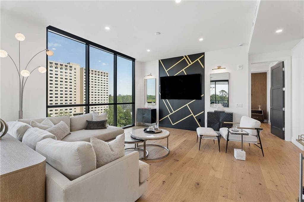 3 bedroom, 4 bathroom, 2,249 sq ft condominium for sale at 2425 Peachtree Road 901, Atlanta, GA 30305 — photo 8