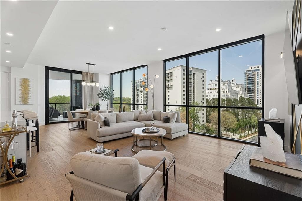3 bedroom, 4 bathroom, 2,249 sq ft condominium for sale at 2425 Peachtree Road 901, Atlanta, GA 30305 — photo 9