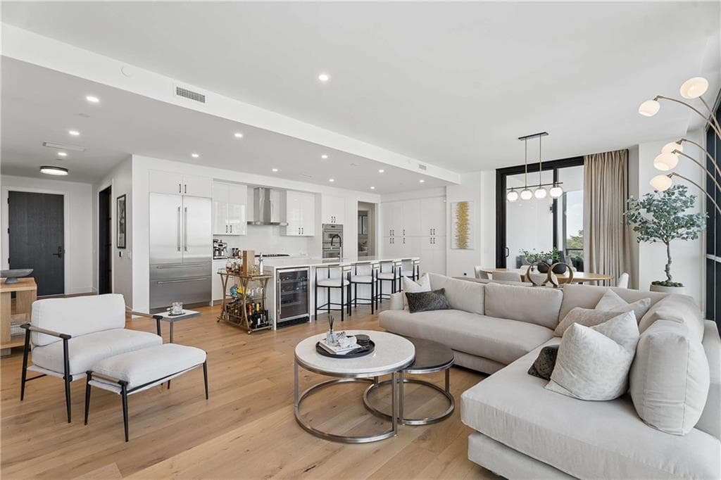 3 bedroom, 4 bathroom, 2,249 sq ft condominium for sale at 2425 Peachtree Road 901, Atlanta, GA 30305 — photo 10