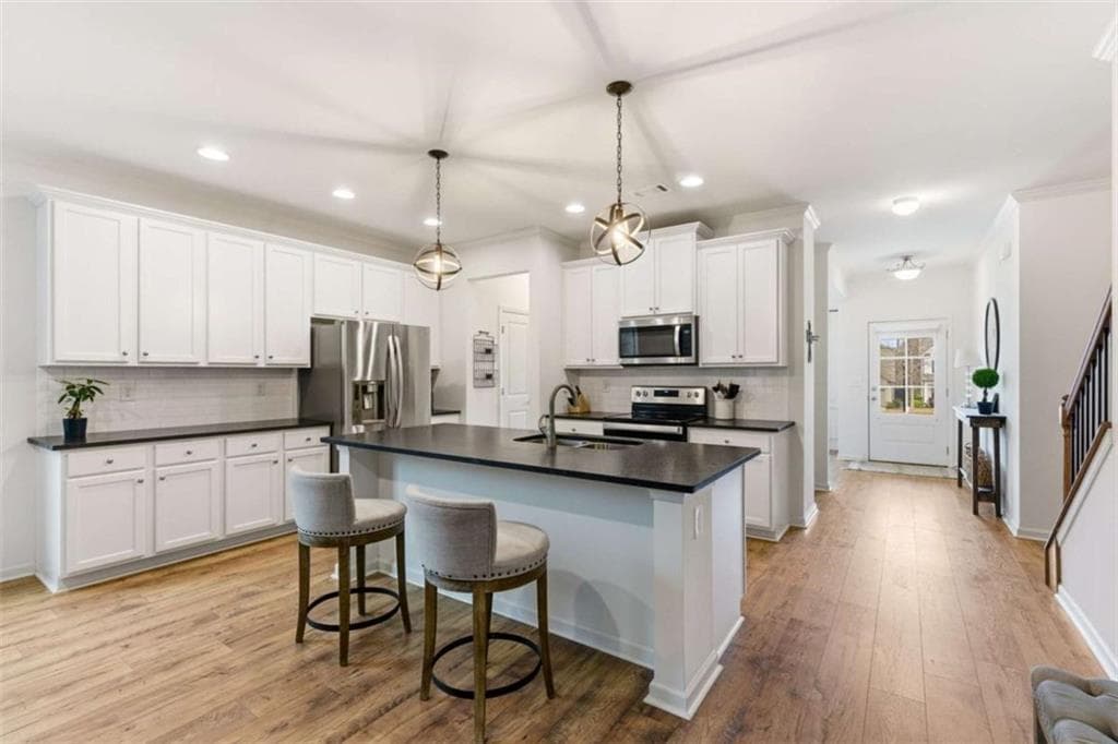 4 bedroom, 3 bathroom, 2,657 sq ft single family residence for sale at 5445 Trillium Way, Flowery Branch, GA 30542 — photo 4