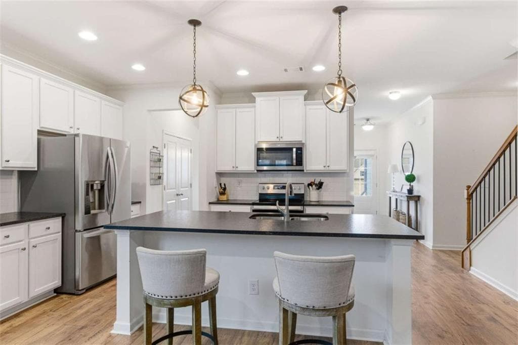 4 bedroom, 3 bathroom, 2,657 sq ft single family residence for sale at 5445 Trillium Way, Flowery Branch, GA 30542 — photo 6