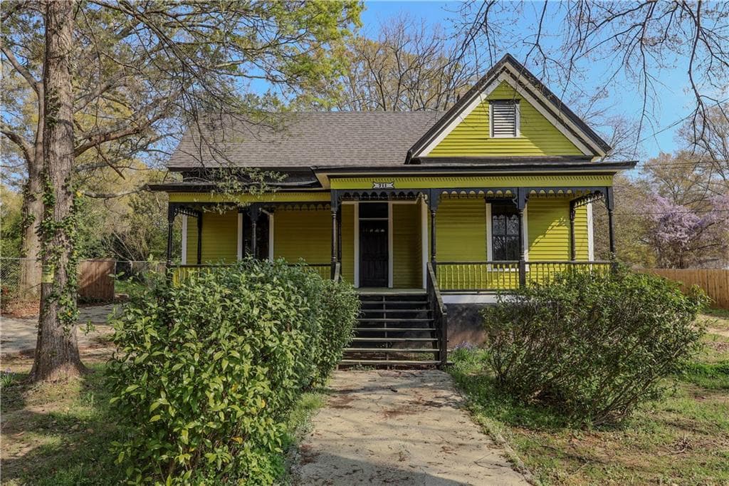 2 bedroom, 2 bathroom, 1,240 sq ft single family residence for sale at 711 Davis Street, Monroe, GA 30655 — photo 2