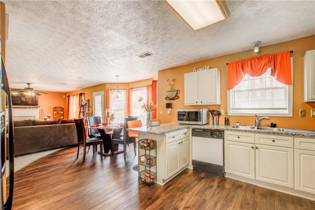 3 bedroom, 3 bathroom, 2,846 sq ft single family residence for sale at 8075 Harmony Lakes Drive, Lithonia, GA 30058 — photo 8