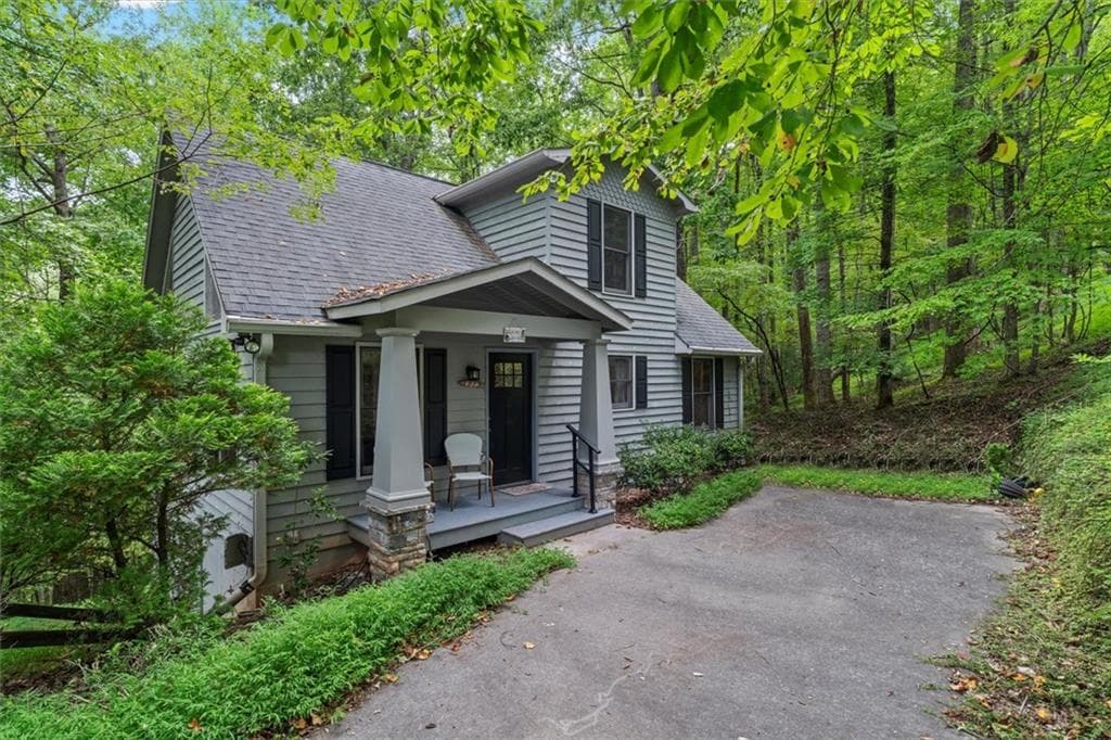 3 bedroom, 3 bathroom, 2,048 sq ft single family residence for sale at 1083 Mountain Oak Road, Ellijay, GA 30536