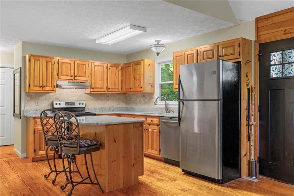 3 bedroom, 3 bathroom, 2,048 sq ft single family residence for sale at 1083 Mountain Oak Road, Ellijay, GA 30536 — photo 5