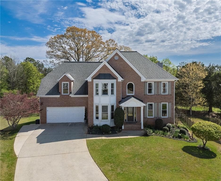 6 bedroom, 5 bathroom, 5,007 sq ft single family residence sold at 555 Hembree Grove Overlook, Roswell, GA 30076